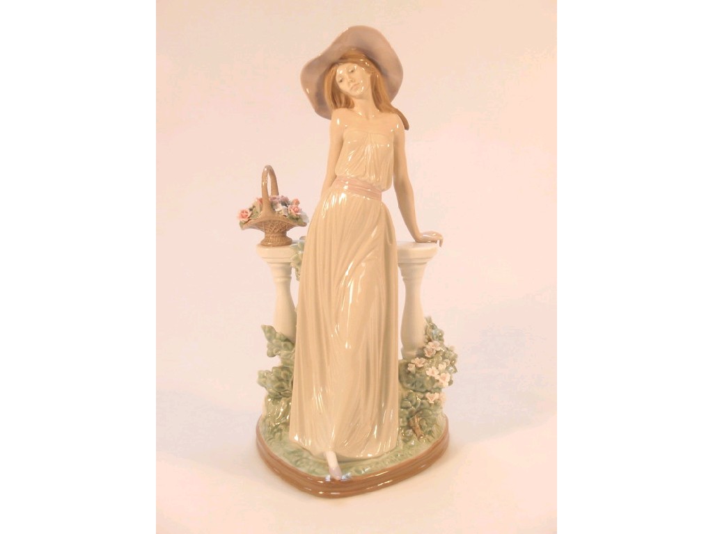 Appraisal: A Lladro figure of a young woman in a dreamy