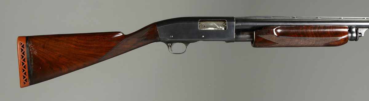 Appraisal: Remington g Pump Shotgun Model -TC Dimensions Barrel L ''E