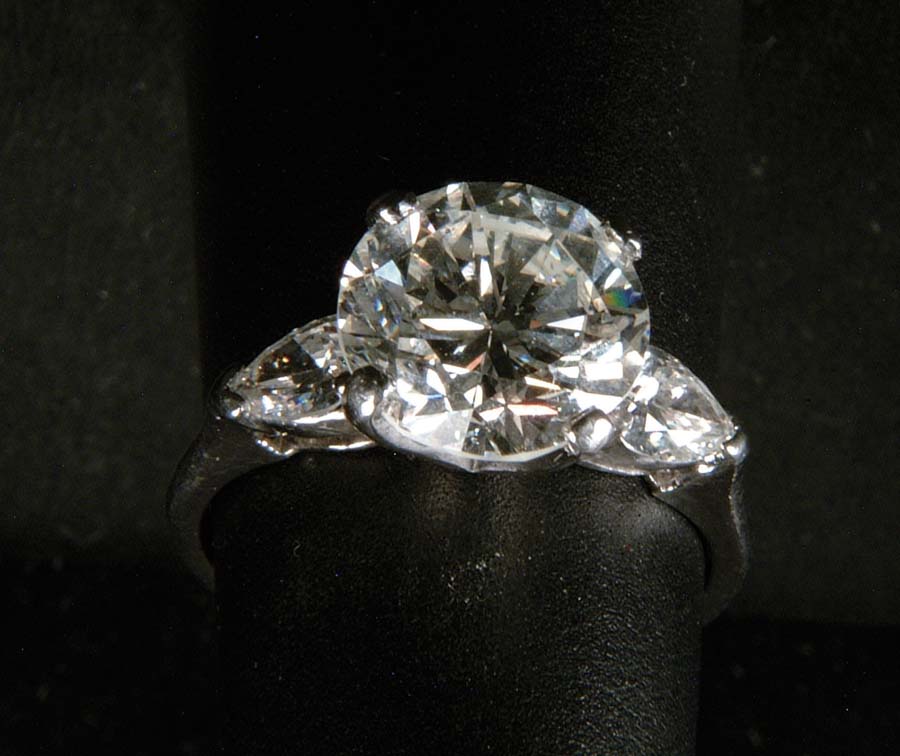 Appraisal: CT DIAMOND SOLITAIRE Exceptional round brilliant cut diamond is ct