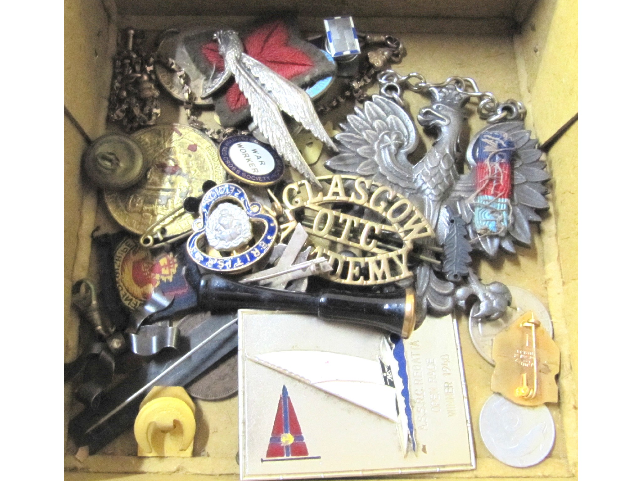 Appraisal: A box of miscellania - badges coins etc