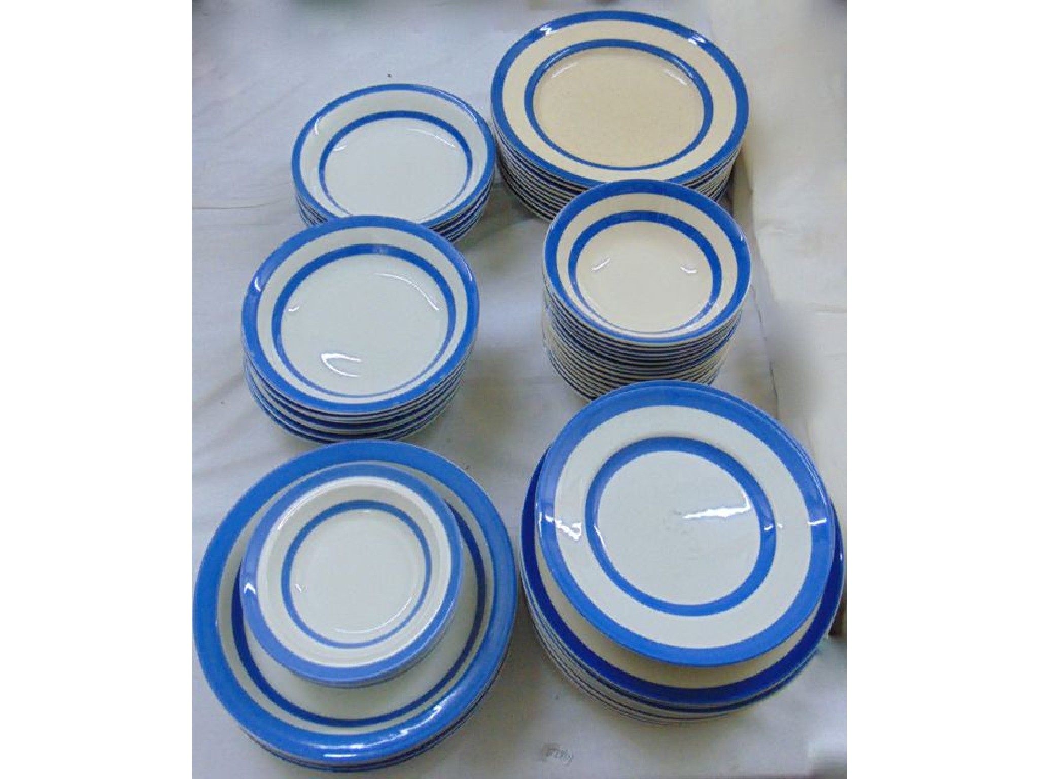 Appraisal: A large collection of T G Green blue and white