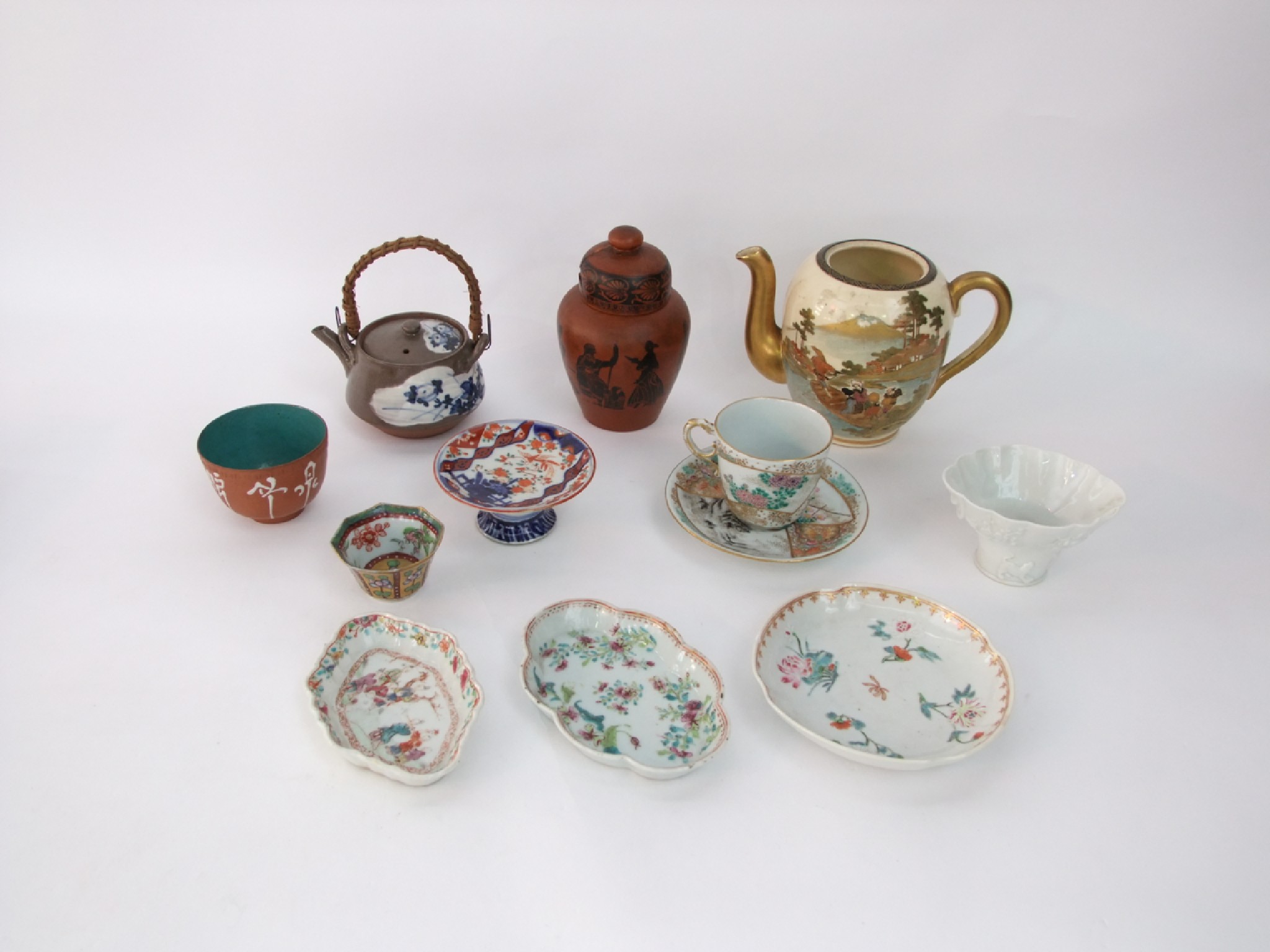 Appraisal: A collection of oriental and other ceramics including a white