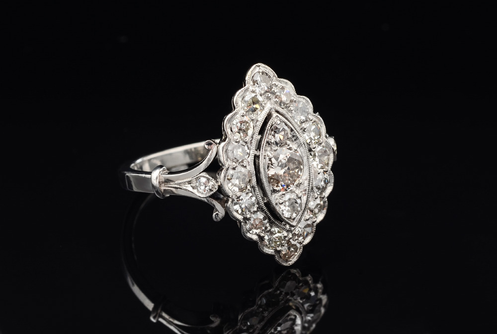 Appraisal: PLATINUM RETRO DECO DIAMOND RING CA 'S A marquise shaped