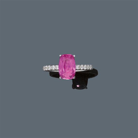 Appraisal: PINK SAPPHIRE AND DIAMOND RING White gold Fine elegant ring