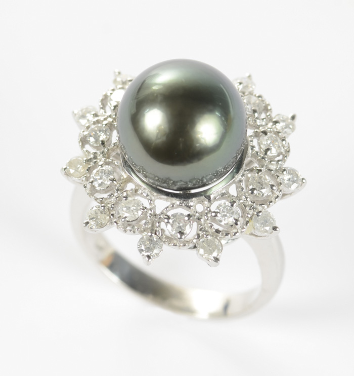 Appraisal: TAHITIAN PEARL DIAMOND AND WHITE GOLD RING The k gold