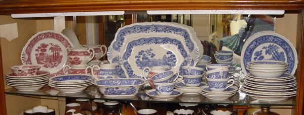 Appraisal: WARWICK CHINA TUDOR ROSE CHINA Mix of approx pieces in