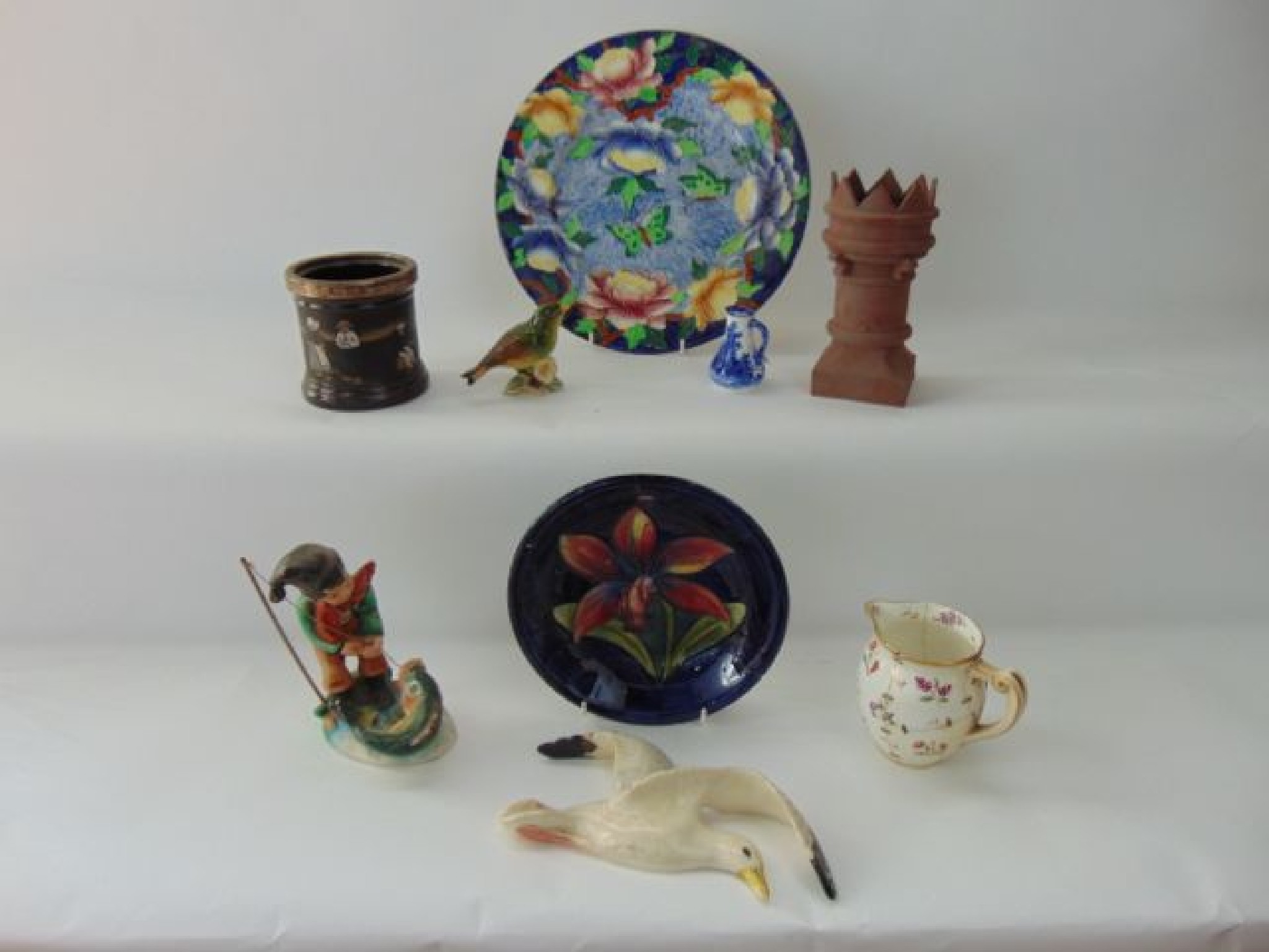 Appraisal: A collection of ceramics including a Maling plate with painted