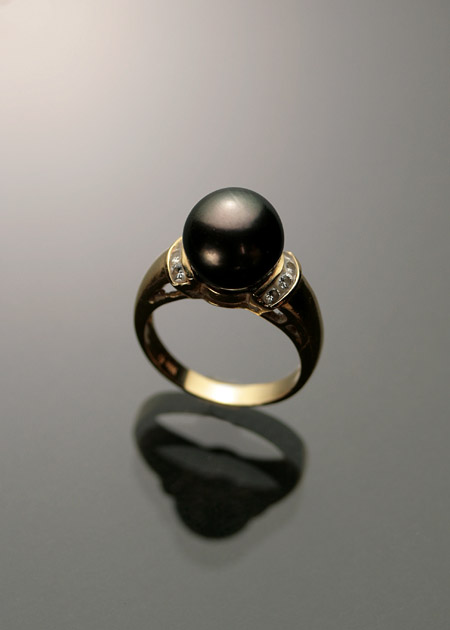 Appraisal: -Karat Yellow-Gold Tahitian Black Cultured Pearl and Diamond Dinner Ring