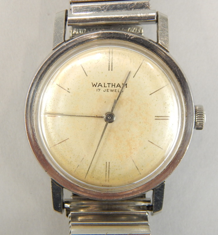 Appraisal: A 's Waltham stainless steel gentleman's wristwatch having cream metallic