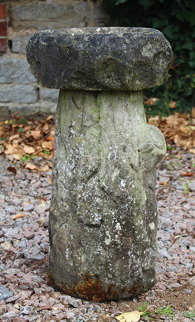 Appraisal: A SMALL RUSTICATED COMPOSITE STONE BIRD BATH cm tall overall