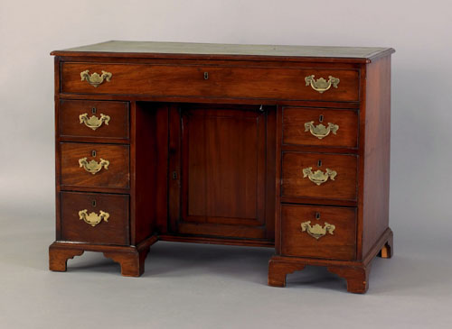 Appraisal: George III mahogany kneehole desk ca h w d