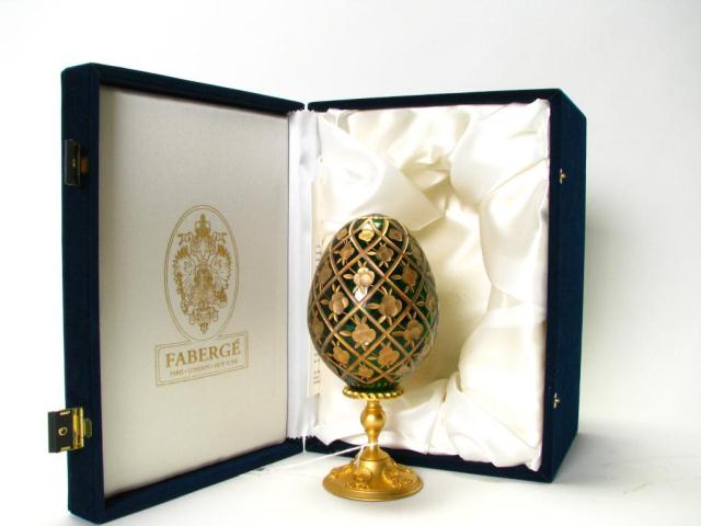 Appraisal: A Faberge crystal limited edition Imperial Clover Egg signed by