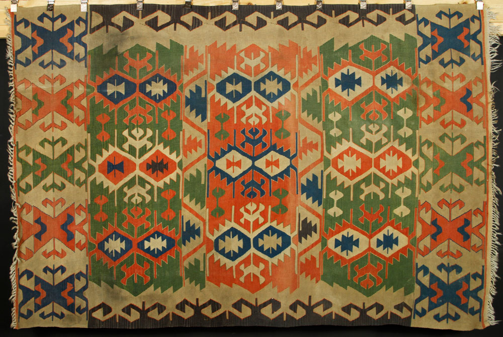 Appraisal: - Hand-woven Geometric Wool Rug Geometric design rug hand-woven wool