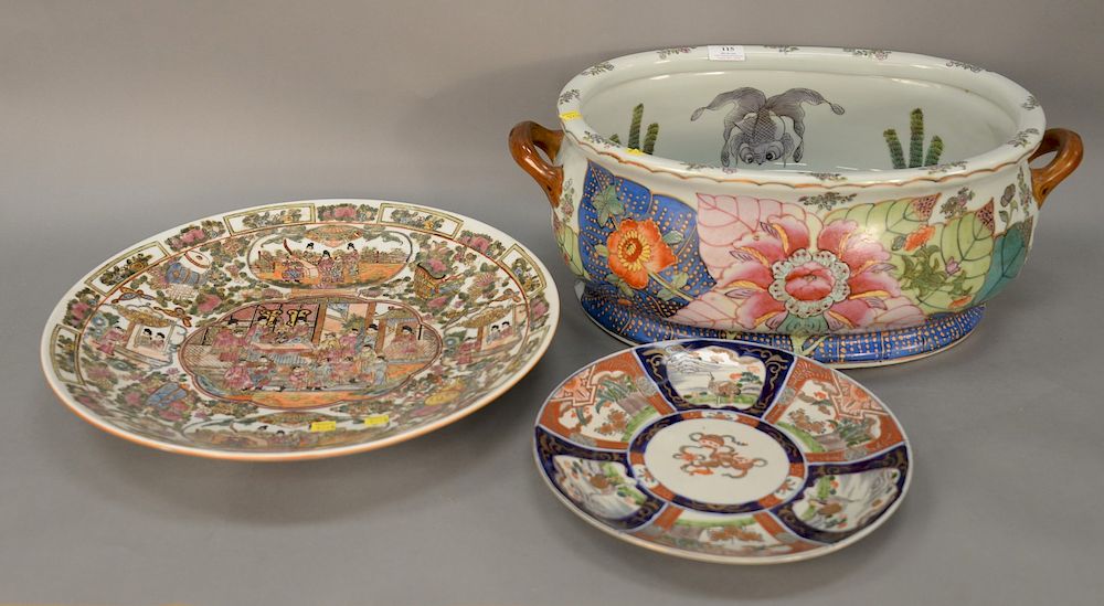 Appraisal: Three piece Chinese porcelain group to include large famille rose