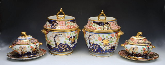 Appraisal: A PAIR OF TH CENTURY PORCELAIN ICE PAILS WITH COVERS