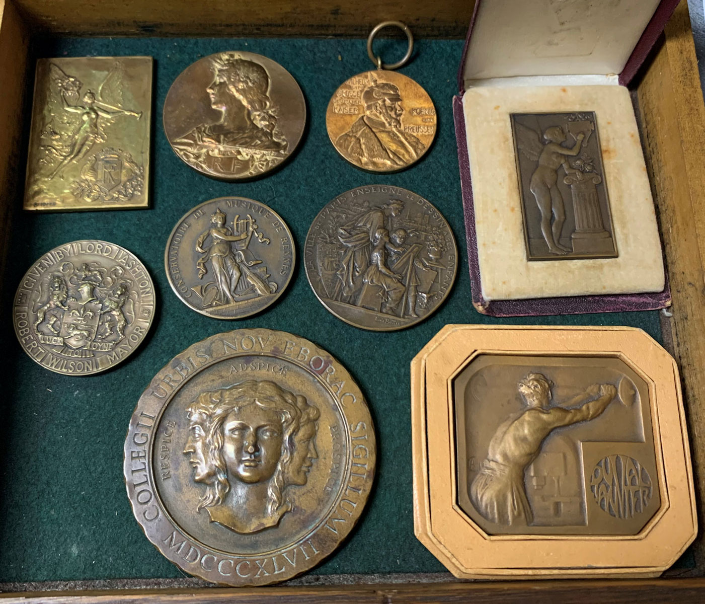 Appraisal: PIECE MEDAL MEDALLION LOT Commemorating people and events through history