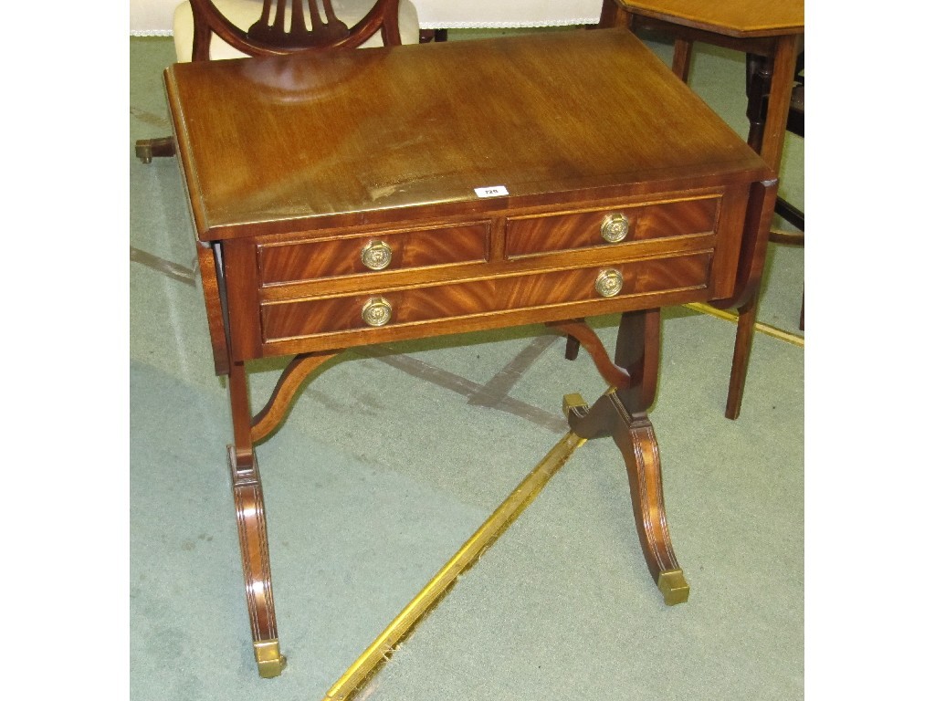 Appraisal: Mahogany sofa table