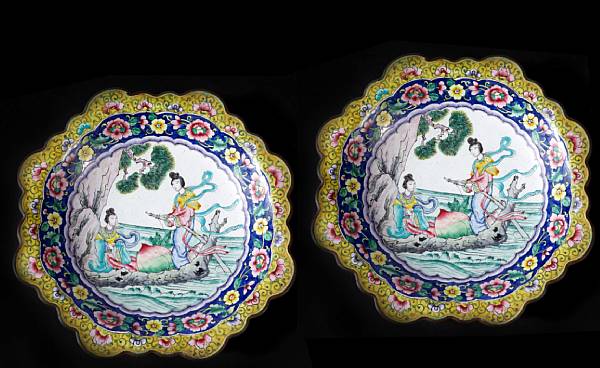 Appraisal: A pair of small famille rose enamel dishes China late