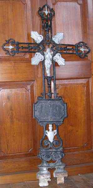 Appraisal: A Painted Cast Iron Cemetery Cross circa having pierced arms