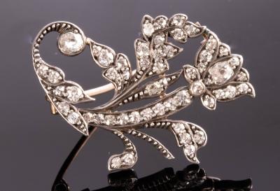 Appraisal: A Victorian diamond brooch of flower form cm long approximately