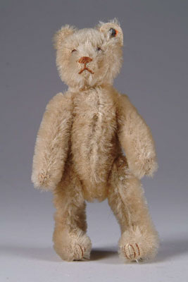 Appraisal: - WHITE STEIFF BEAR A really cute and adorable bear