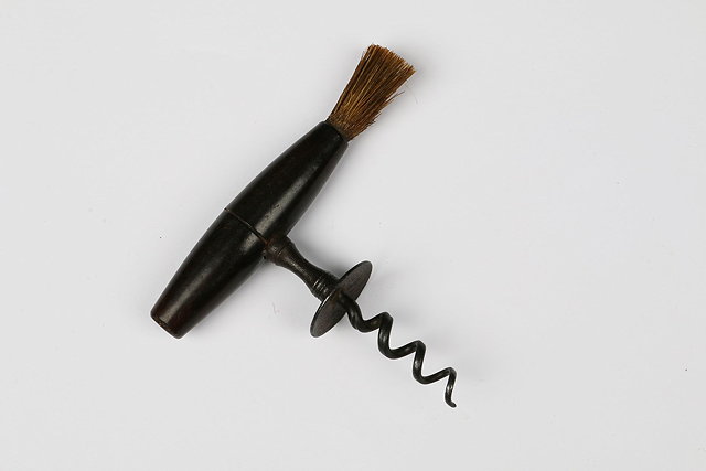 Appraisal: A REVEREND HENSHALL PATENT CORKSCREW the button inscribed 'Obstando Promoves