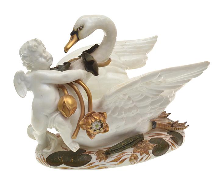 Appraisal: A MOORE BROTHERS SWAN COMPORT CIRCA impressed MOORE to base