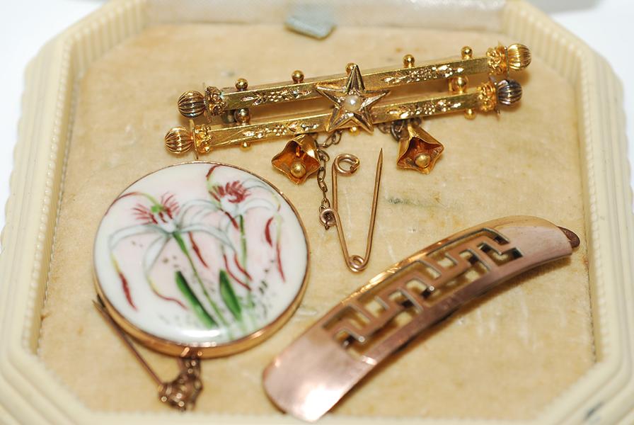 Appraisal: A SEED PEARL BAR BROOCH IN CT GOLD TOGETHER WITH