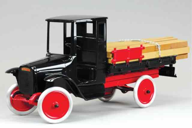 Appraisal: BUDDY 'L' LUMBER TRUCK C older restoration to an original