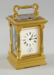 Appraisal: French gilt brass repeating carriage clock the case with fluted