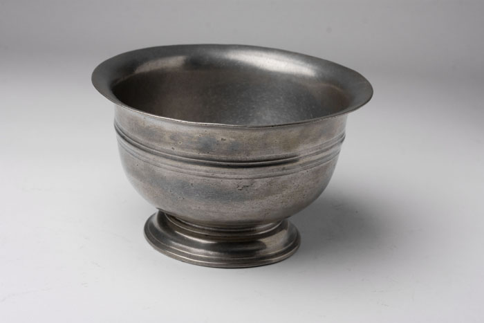 Appraisal: PEWTER BROTH BOWL LONDON ENGLAND CIRCA - Maker's mark quot