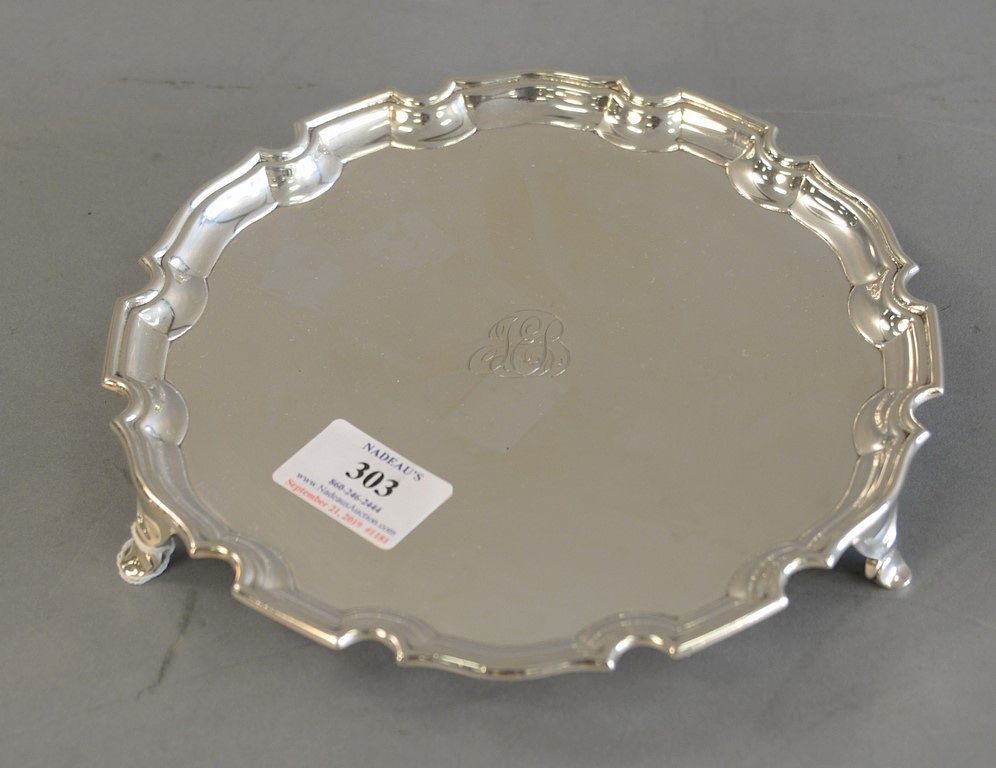 Appraisal: George V style Silver salver scallop border engraved in the