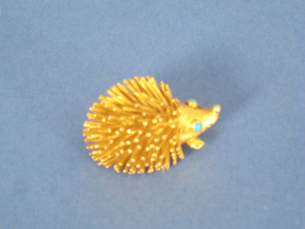 Appraisal: A modern ct gold Brooch in the form of a