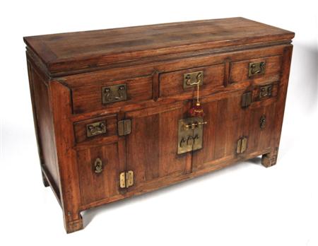 Appraisal: An early th century style Chinese chest the rectangular top