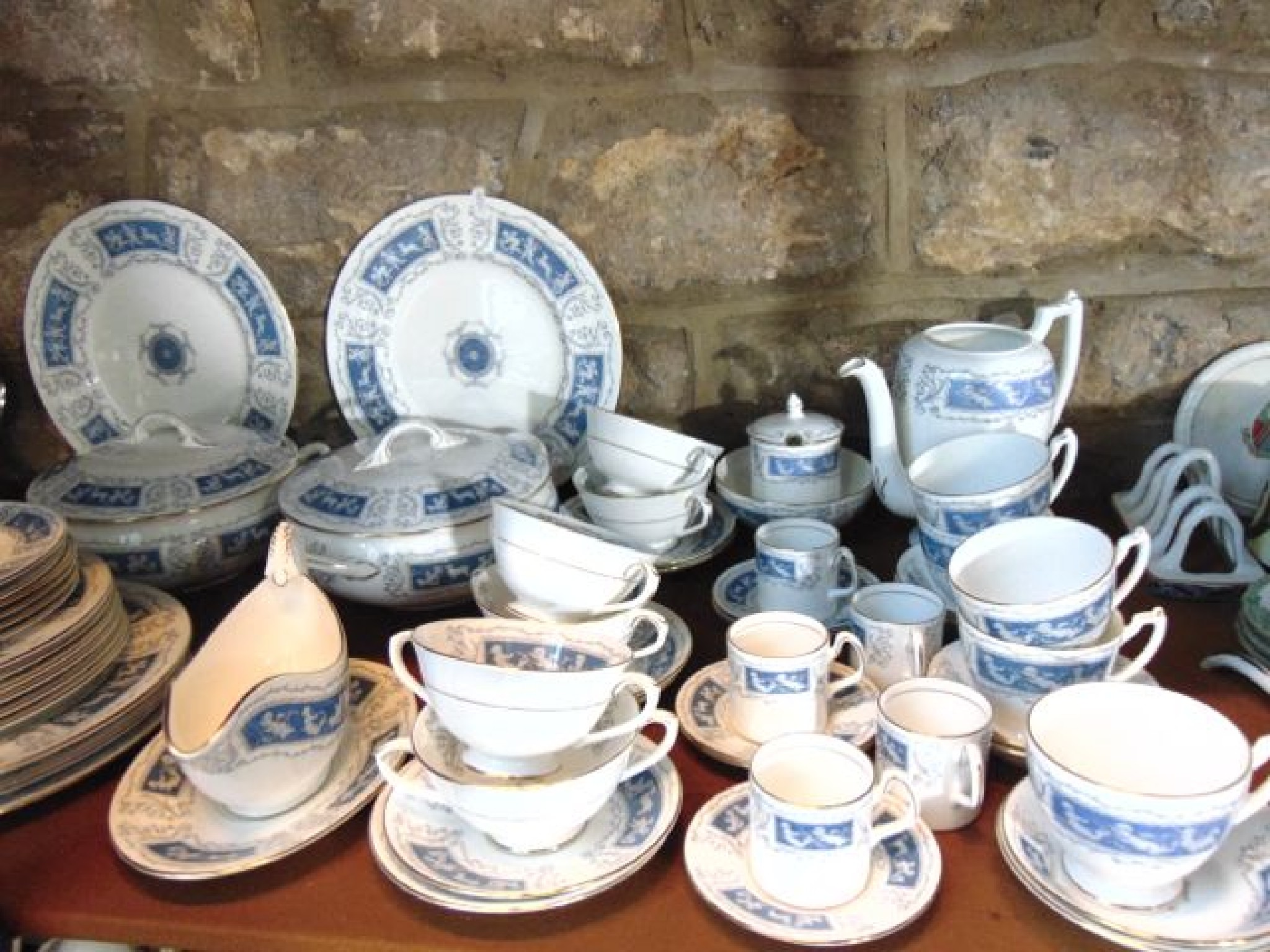 Appraisal: An extensive collection of Coalport Revelry pattern dinner tea and