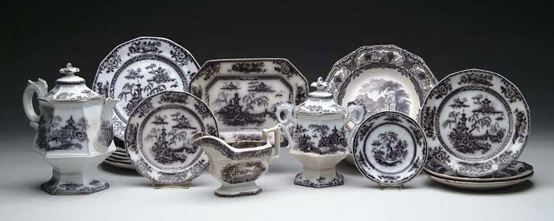 Appraisal: LOT OF SEVENTEEN PIECES OF MULBERRY CHINA Lot consists of