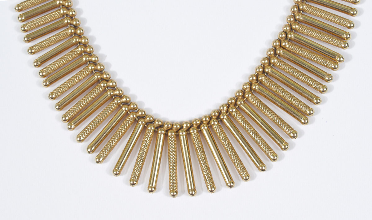 Appraisal: k GOLD BATON LINK NECKLACE Italian Yellow gold necklace of