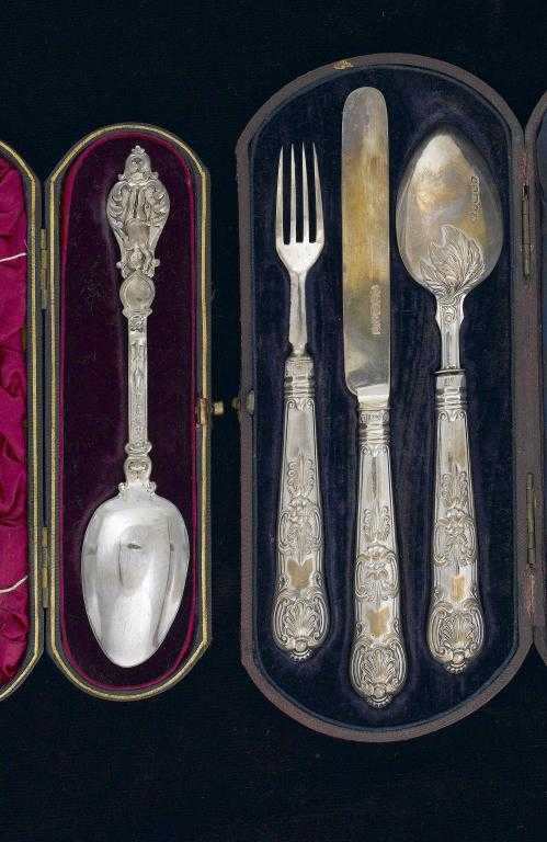 Appraisal: A VICTORIAN CHILD'S CHRISTENING SPOON AND FORK Queen's pattern by