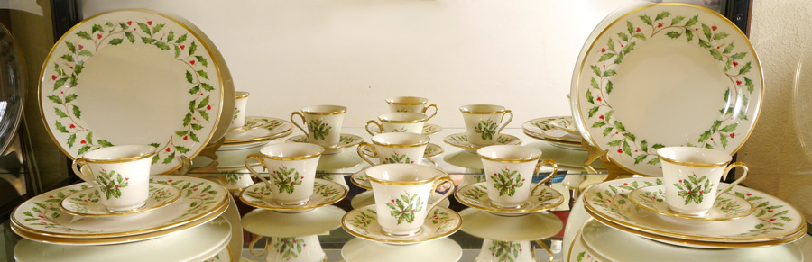 Appraisal: LENOX ''HOLIDAY'' FINE CHINA piece to include each of dinner