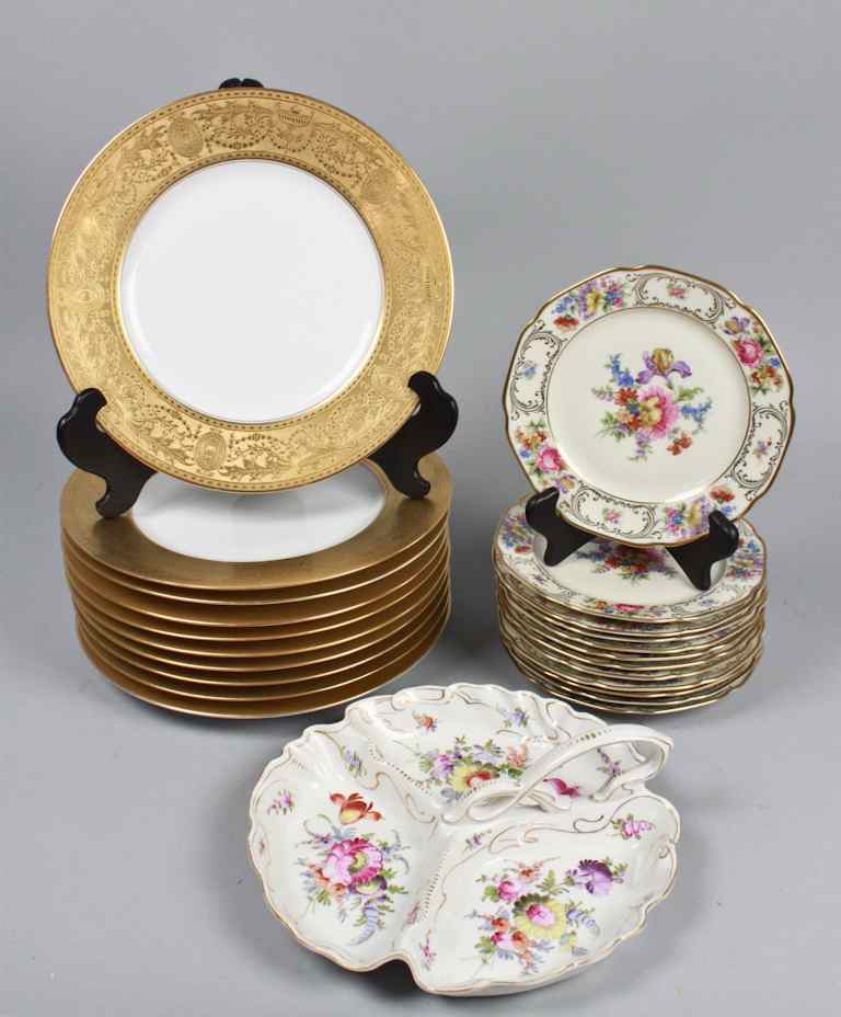 Appraisal: TEN ROYAL BAVARIAN PLACE PLATES With wide gilt rims chased