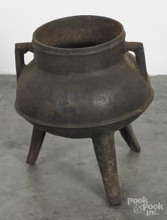 Appraisal: Cast iron posset pot th c h dia Cast iron