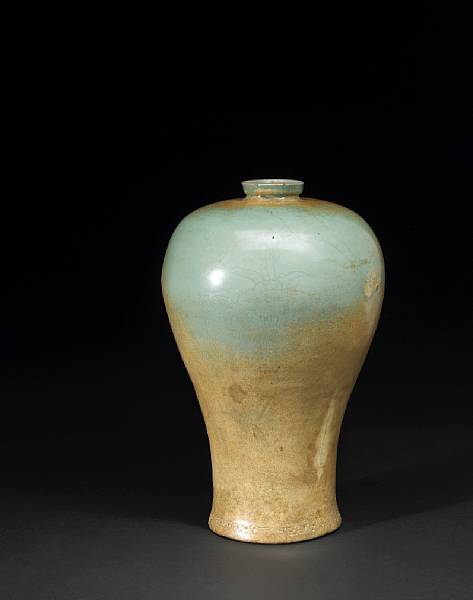 Appraisal: A celadon glazed stoneware maebyong Goryeo Dynasty th th Century