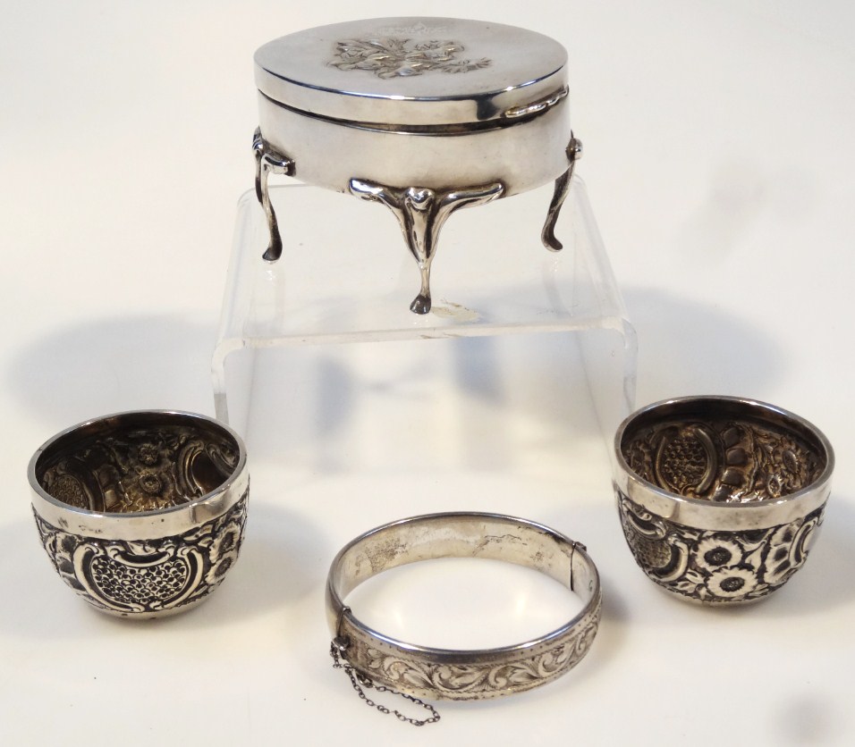 Appraisal: Various silver to include an Edwardian pin dish of oval