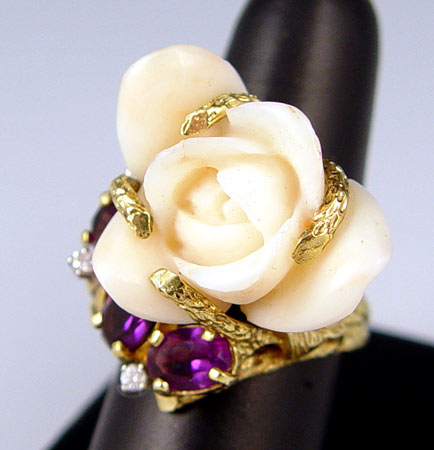 Appraisal: K CARVED CORAL DIAMOND AND AMETHYST RING K yellow gold