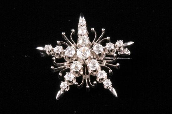 Appraisal: K WHITE GOLD DIAMOND SNOWFLAKE BROOCH PENDANT Five-spoke frame set