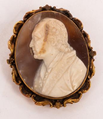 Appraisal: A th Century shell cameo brooch depicting a gentleman in