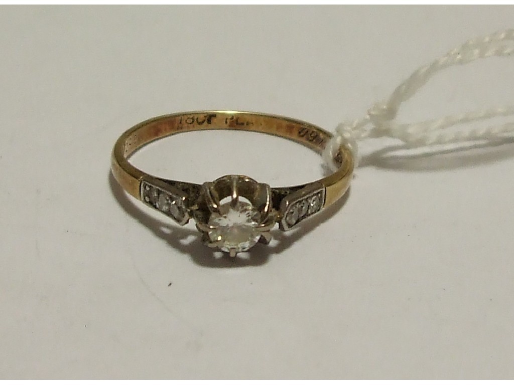 Appraisal: Edwardian ct gold and platinum point diamond solitaire ring with