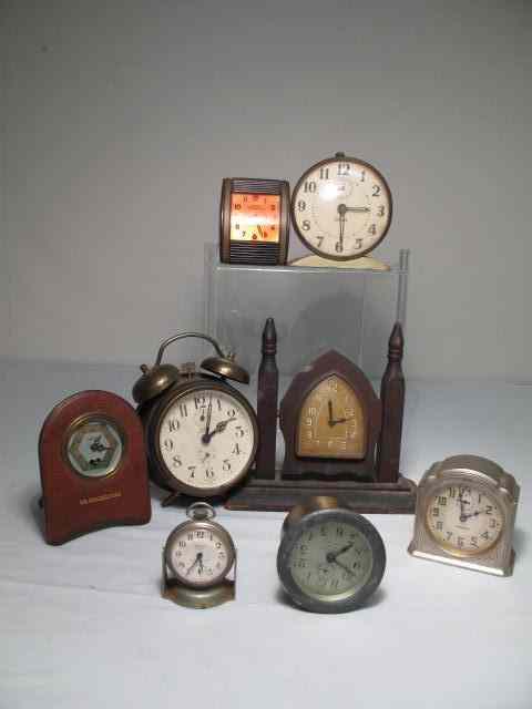 Appraisal: Lot of assorted novelty desk clocks Includes an automobile clock