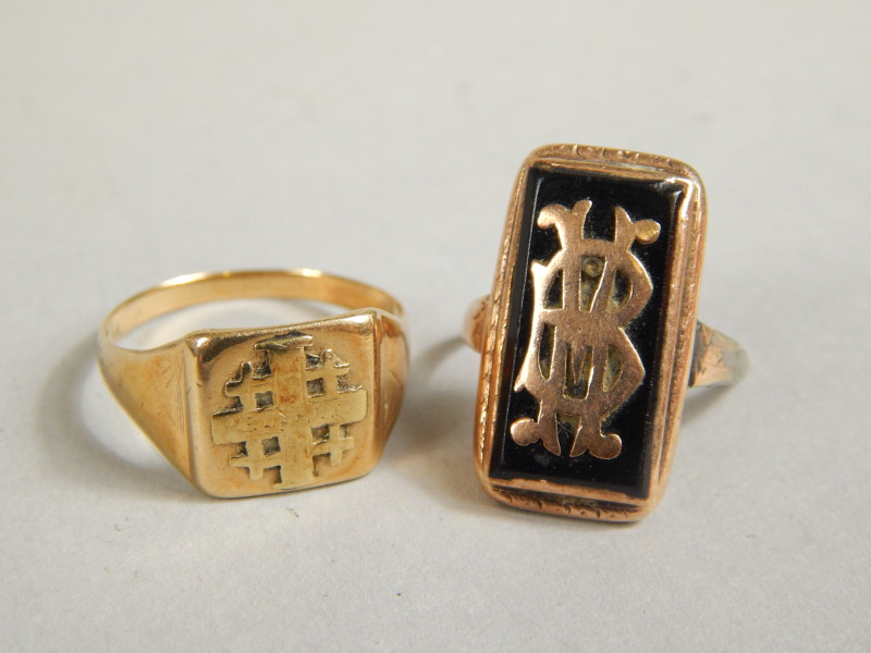 Appraisal: A thC scrap memorial initial ring marked yellow metal and