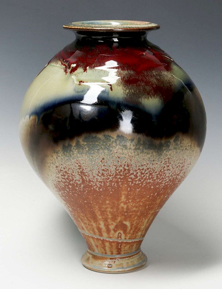 Appraisal: A LARGE STEVEN HILL STUDIO POTTERY VASE A large and